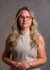 Foto oficial de Alessandra Alencar no TSE