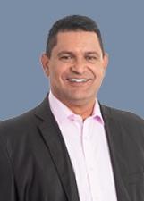Foto oficial de Dé Alvim no TSE