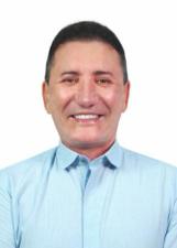 Foto oficial de Adail Carneiro no TSE